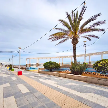 Con Terraza Junto Al Mar En Moncofa